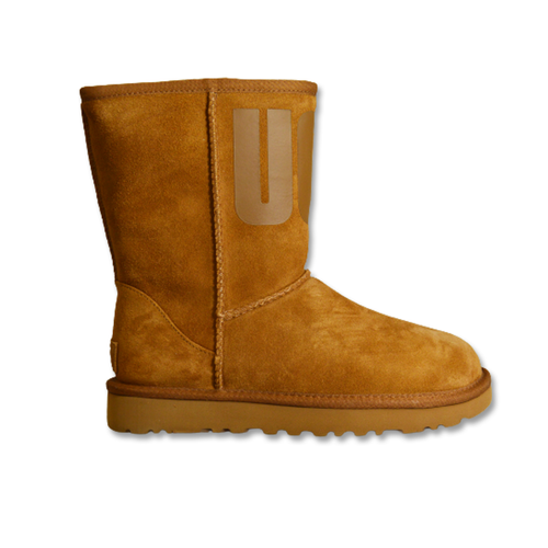 Buty damskie śniegowce wysokie UGG W Classic Short Ugg Rubber Logo - 1108230-CHE