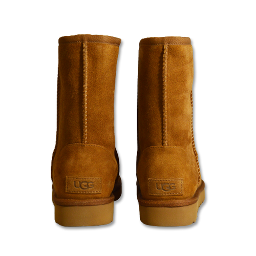 Buty damskie śniegowce wysokie UGG W Classic Short Ugg Rubber Logo - 1108230-CHE